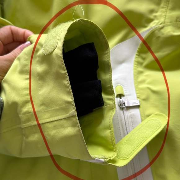 Peak Performance Ski Jacket - Picture 7 of 11